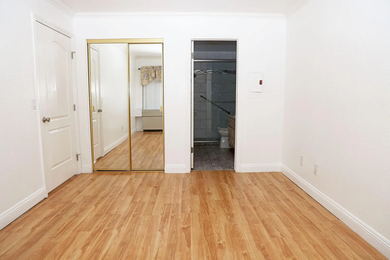 11410 Dolan Ave #333 - Photo 7 of 9