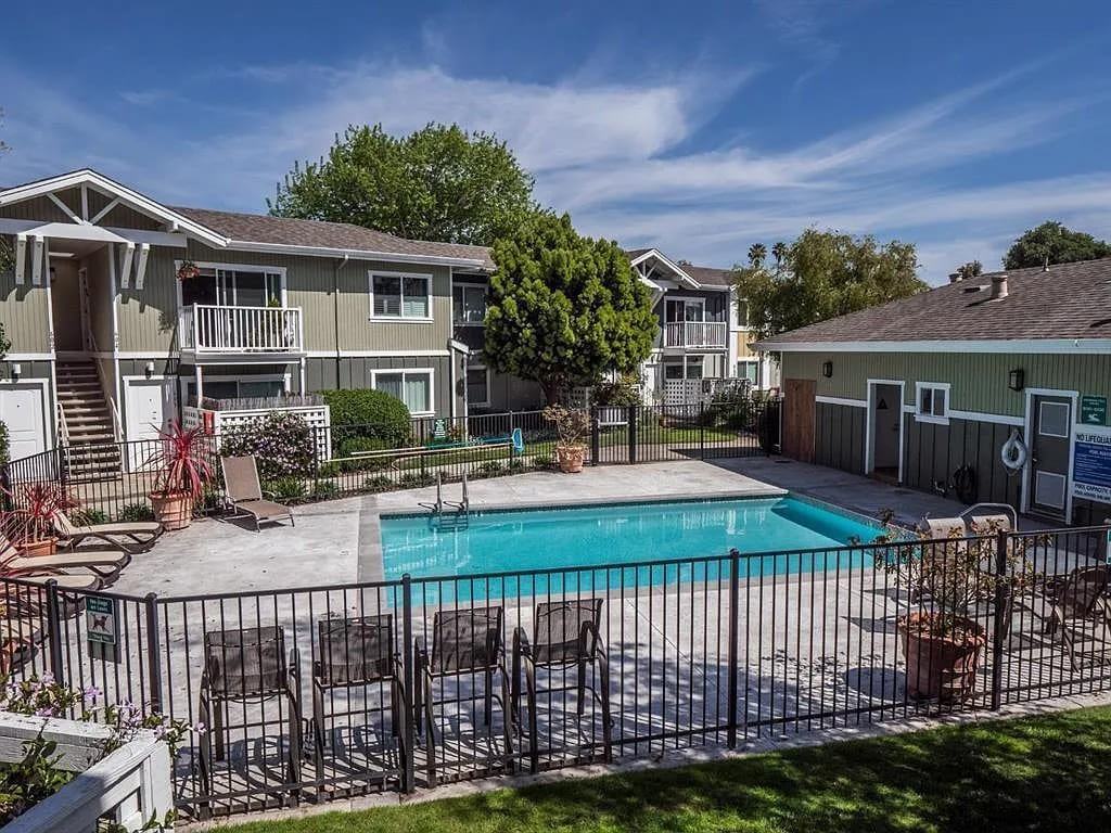 755 14th Ave #404 - Photo 7 of 10