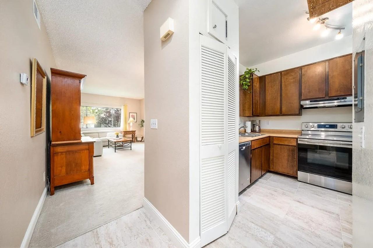 4671 Albany Cir #115 - Photo 5 of 9