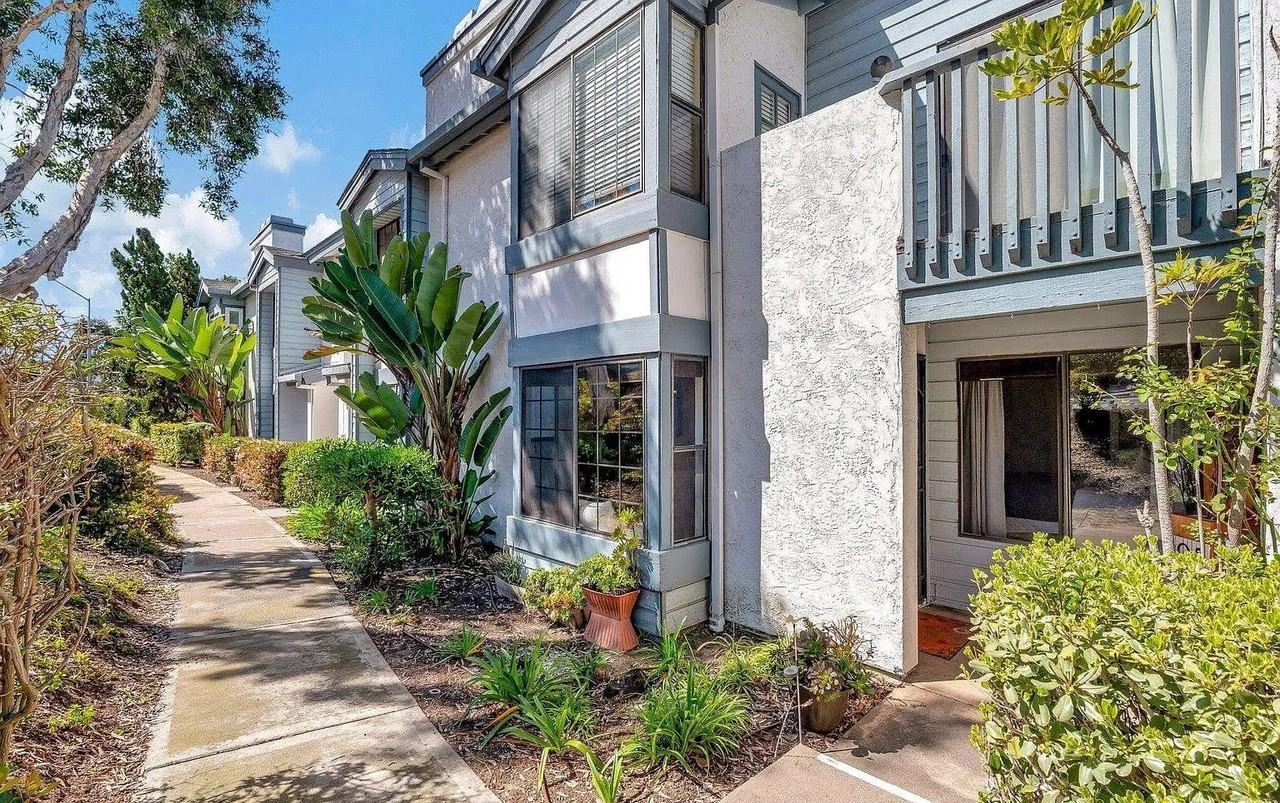 8868 Regents Rd #105 - Photo 3 of 10