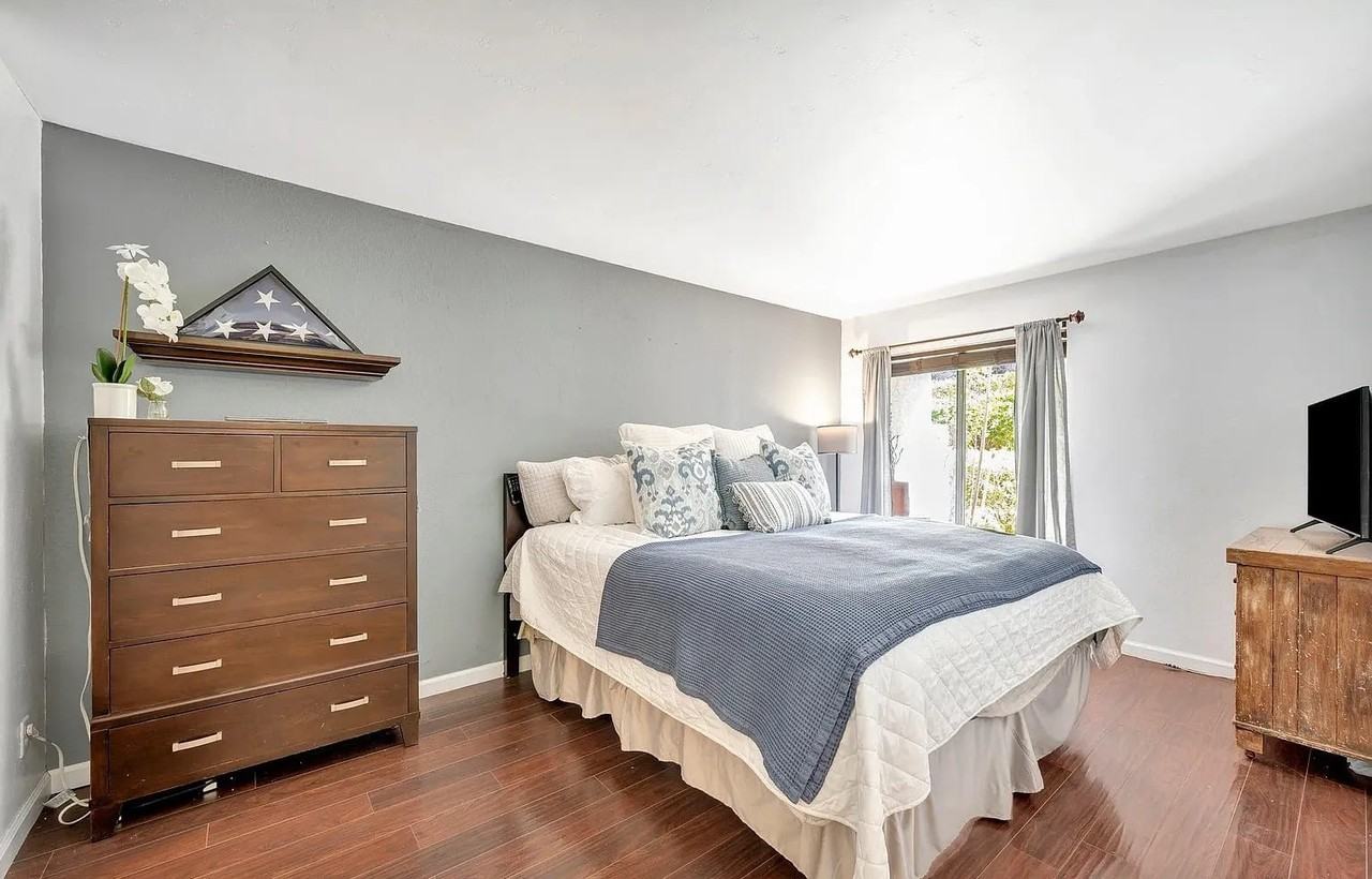 8868 Regents Rd #105 - Photo 4 of 10