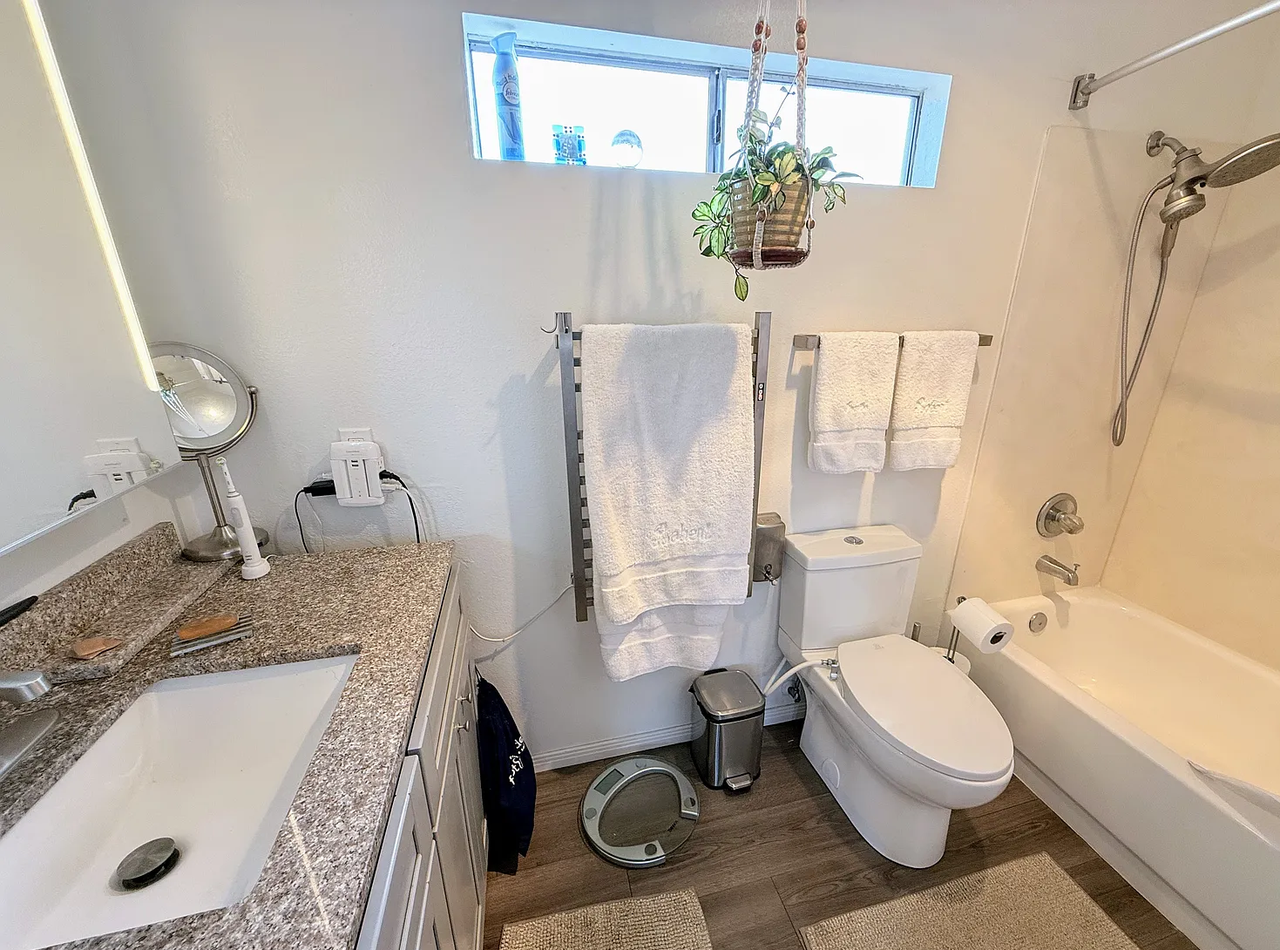 244 Wisconsin Ave - Photo 4 of 13