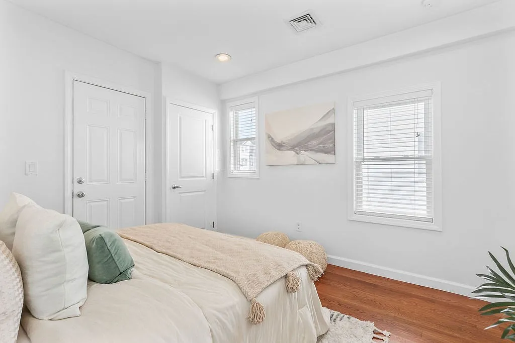 12 Argyle St - Photo 3 of 9