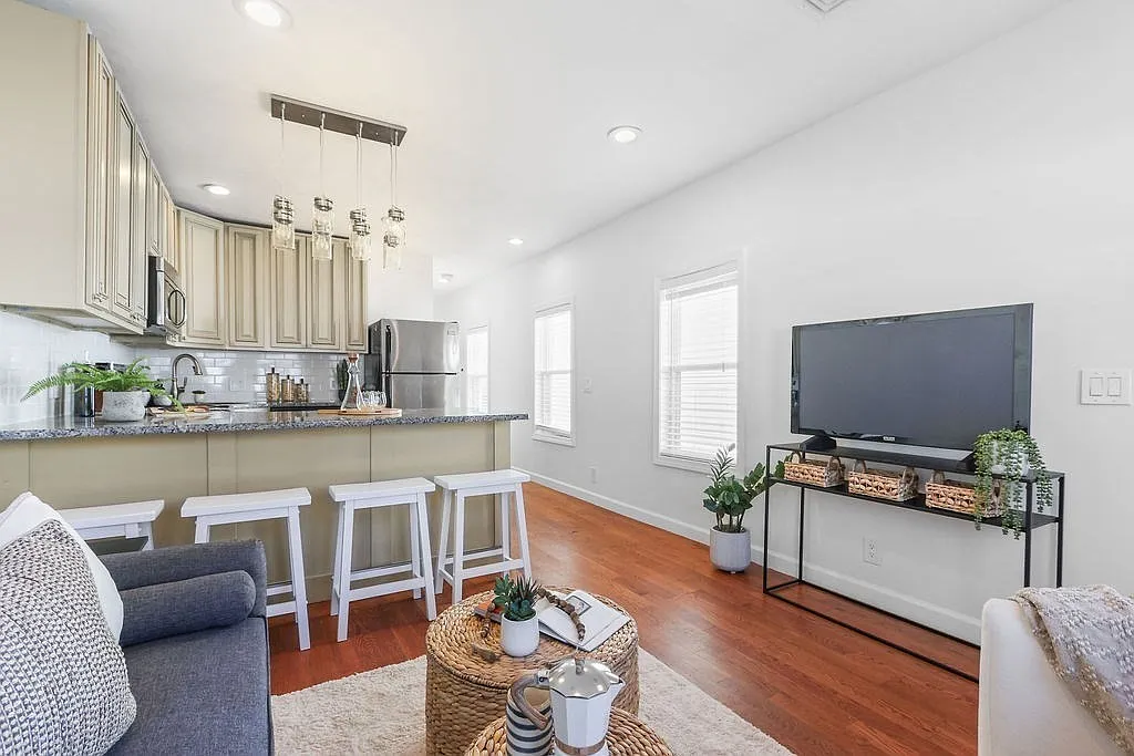 12 Argyle St - Photo 6 of 9