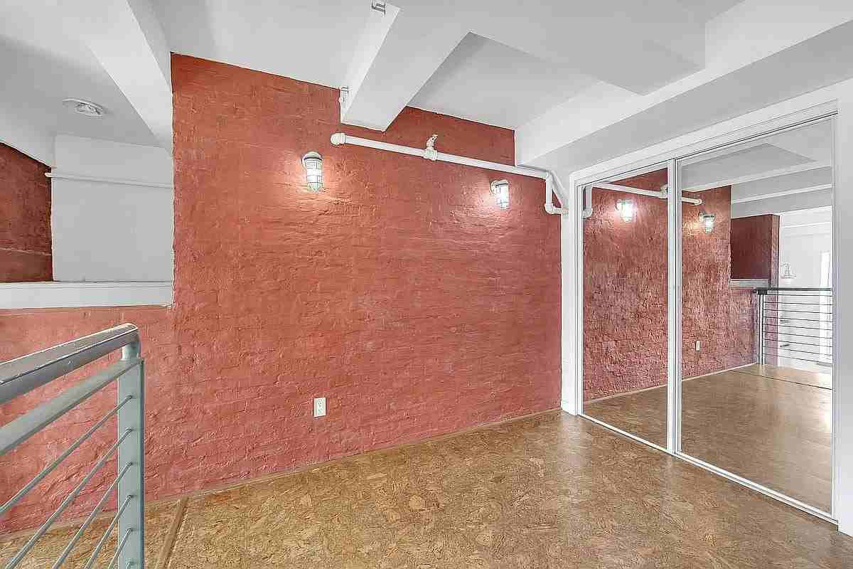 852 Cypress Ave - Photo 6 of 11