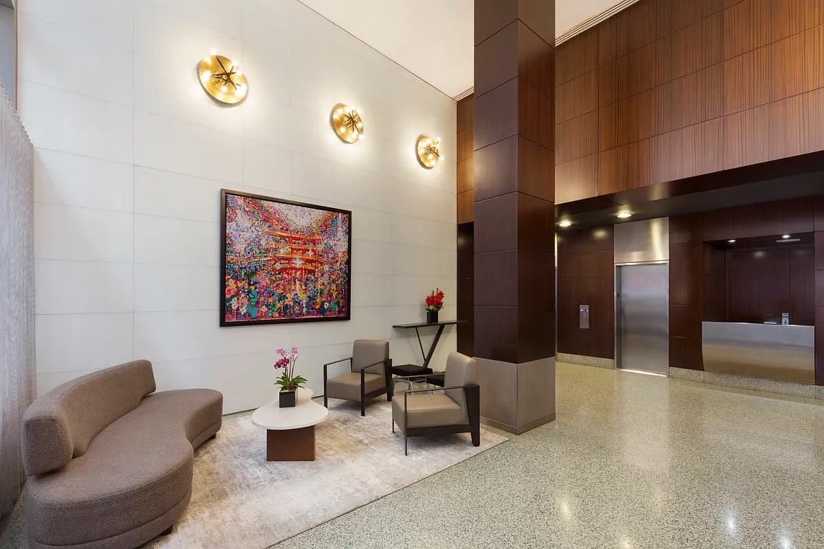 100 W 58Th St - Photo 5 of 8