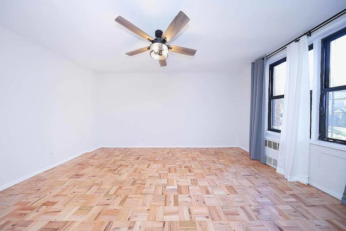 1577 E 17th St - Photo 6 of 11