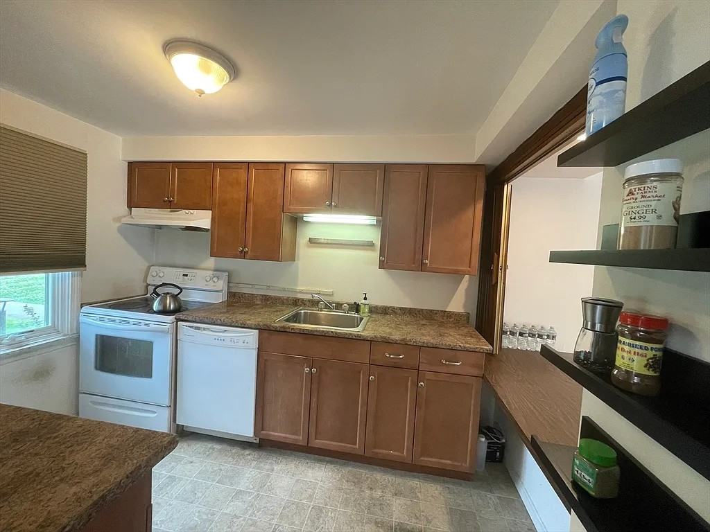 25 Bedford Ct - Photo 5 of 13