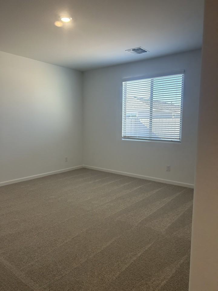 5612 W Buist Ave - Photo 7 of 9