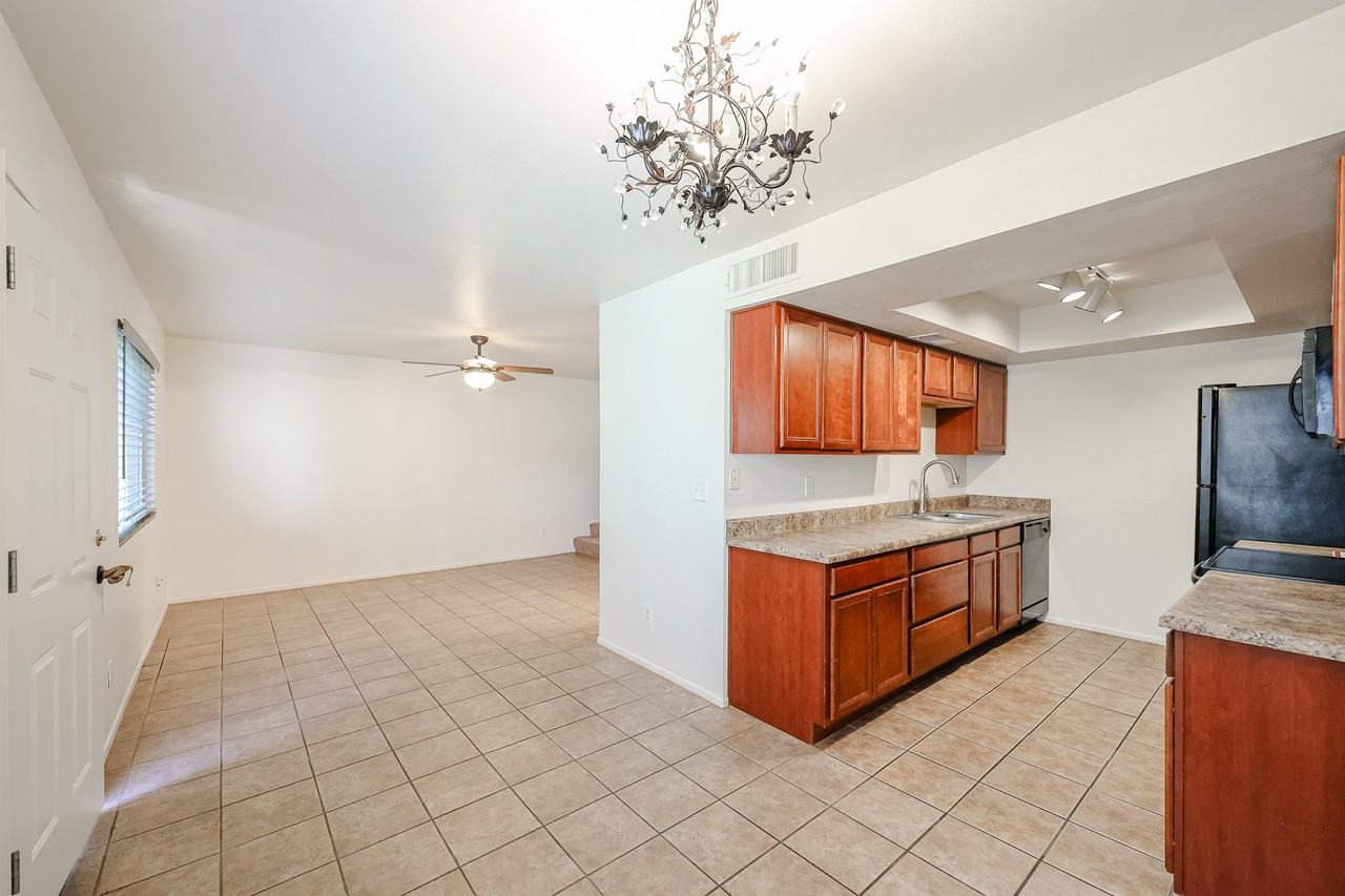 1254 N 85th Pl - Photo 7 of 36