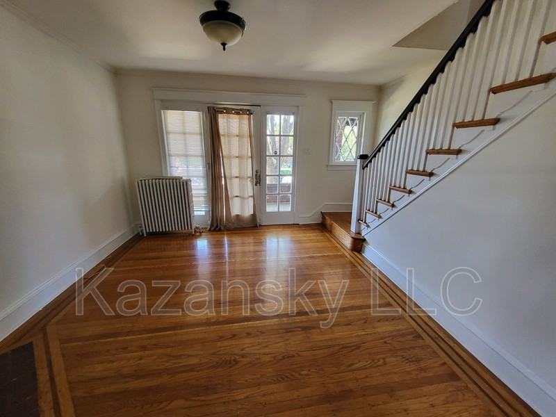 6737 N Lawrence St - Photo 2 of 11