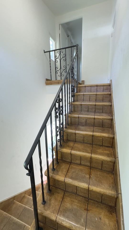 339 N Louise St #1-2 - Photo 2 of 17