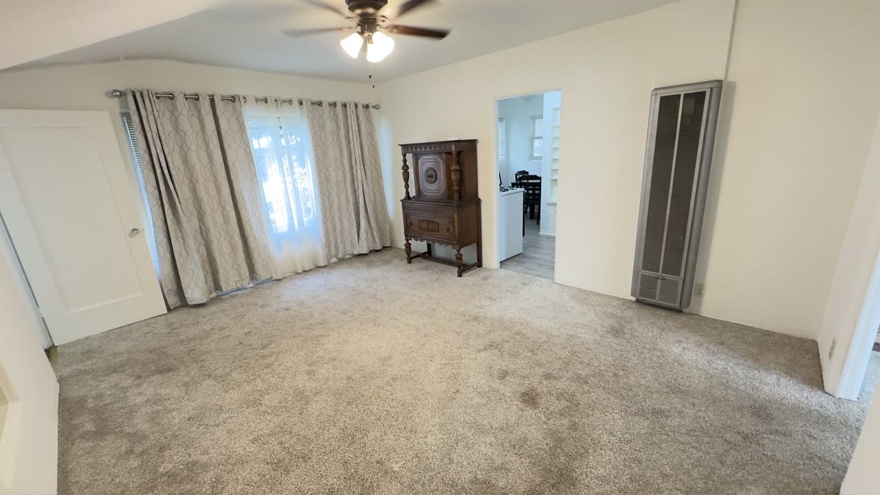 339 N Louise St #1-2 - Photo 3 of 17