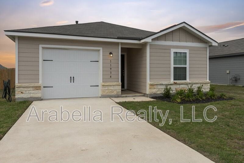 11934 Luckey Villa - Photo 2 of 29