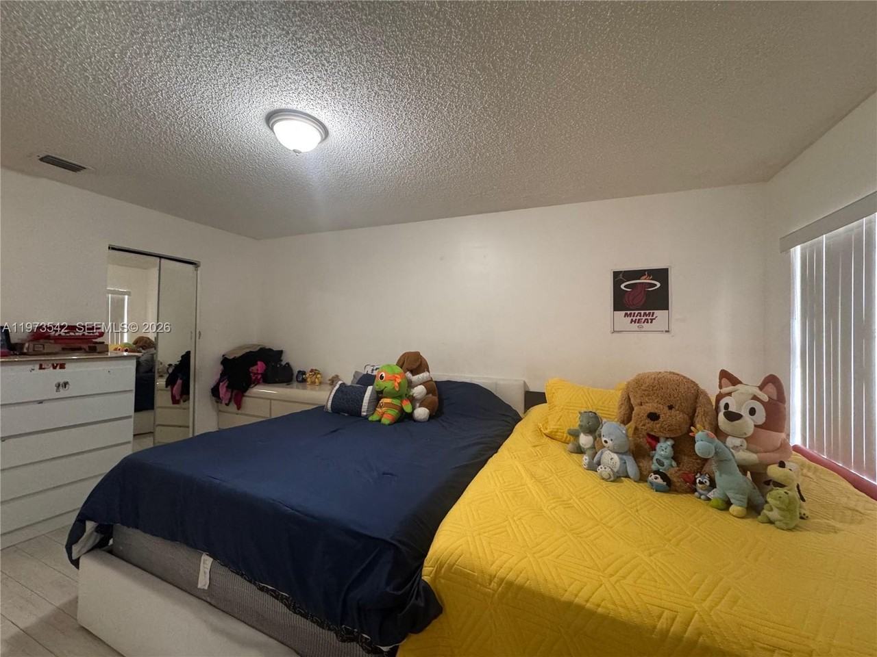 5252 Southwest 139th Place #5252 - Photo 4 of 15