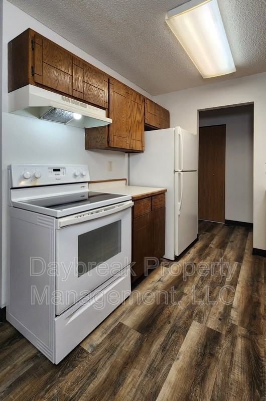 2421 20th Ave S - Photo 6 of 9