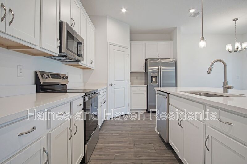 1315 Normandy Dr - Photo 7 of 34