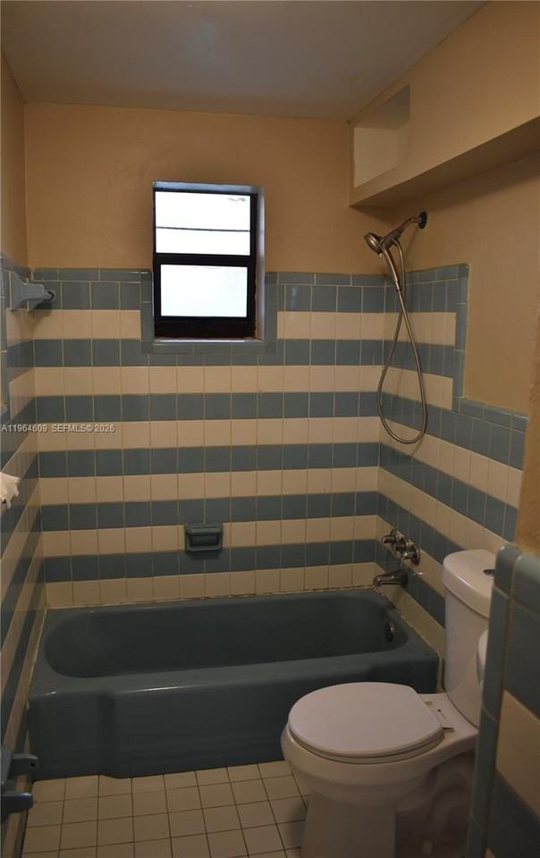 1622 Northwest 65th Street - Photo 2 of 6