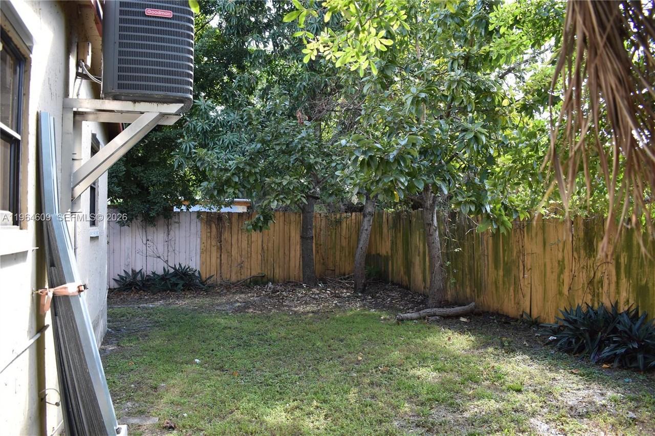 1622 Northwest 65th Street - Photo 6 of 6