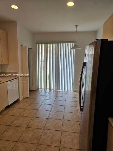 2160 Northeast 37th Road #2160 - Photo 7 of 49