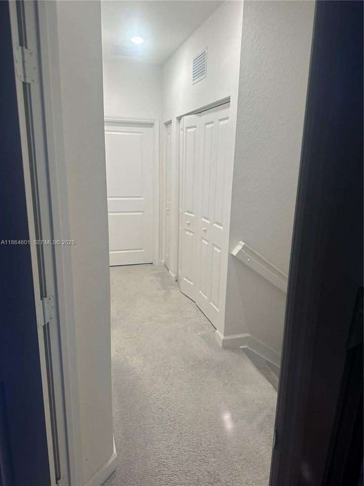28532 Southwest 133rd Path - Photo 7 of 18