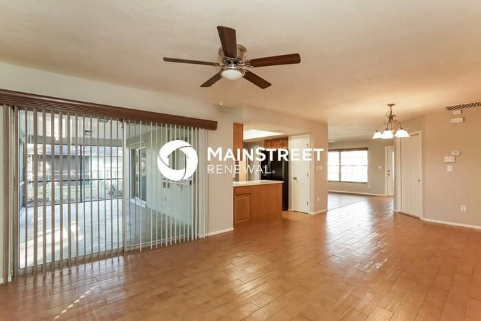 1412 Se 4th St - Photo 6 of 16