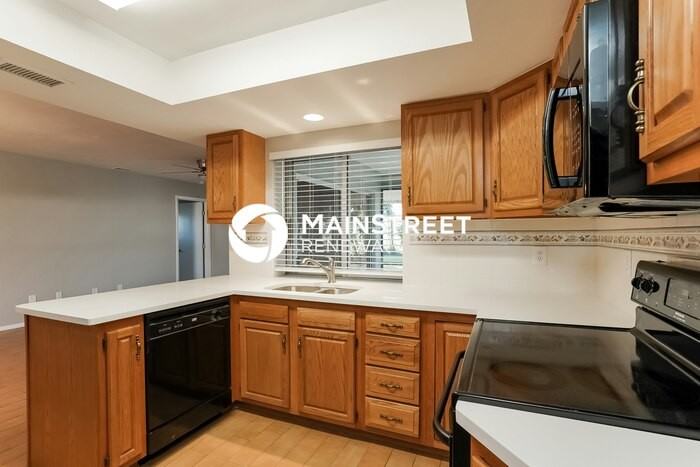 1412 Se 4th St - Photo 7 of 16