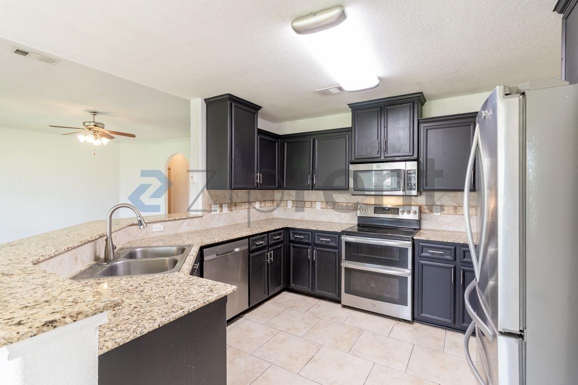 1803 Jesse Dr - Photo 6 of 26