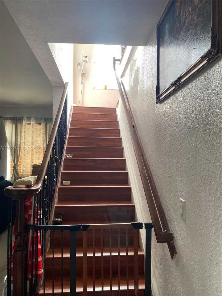 2300 Northeast 37th Road #0 - Photo 4 of 6