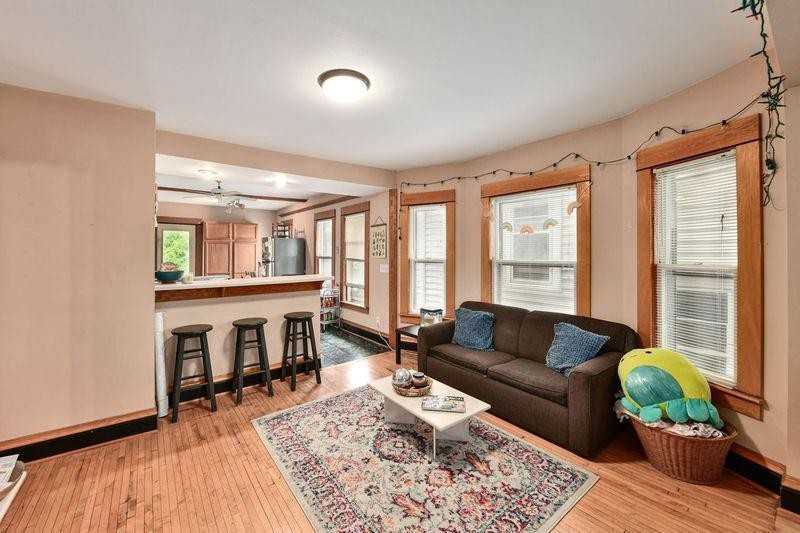 3436 North Bartlett Avenue - Photo 3 of 25