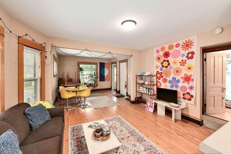 3436 North Bartlett Avenue - Photo 4 of 25