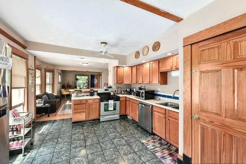 3436 North Bartlett Avenue - Photo 5 of 25