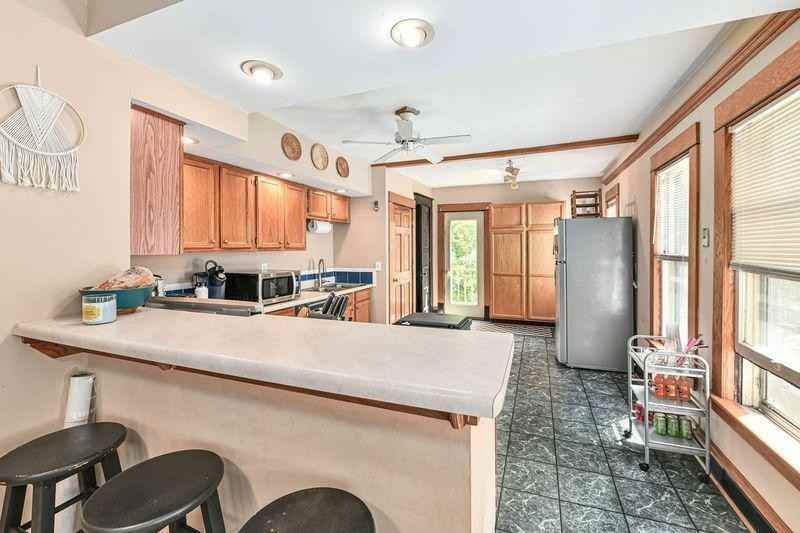 3436 North Bartlett Avenue - Photo 6 of 25