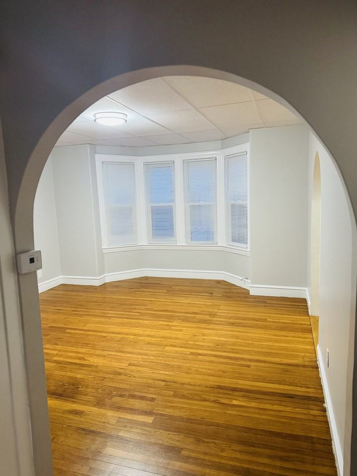 507 - 509 4th Street - Photo 5 of 9