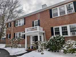 featured image of 17 Hammond Pond Pkwy #4
