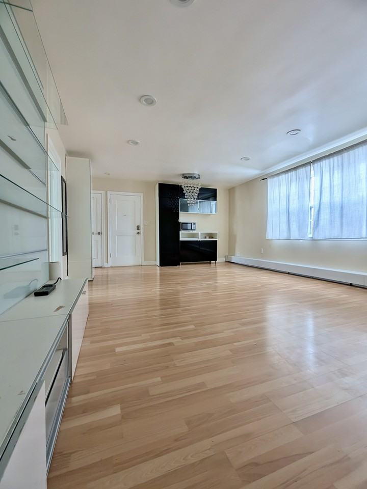 17 Hammond Pond Pkwy #4 - Photo 3 of 11