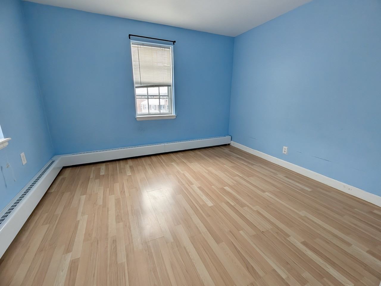 17 Hammond Pond Pkwy #4 - Photo 6 of 11