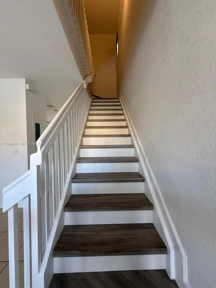 8922 W 35th Way #8922 - Photo 4 of 10