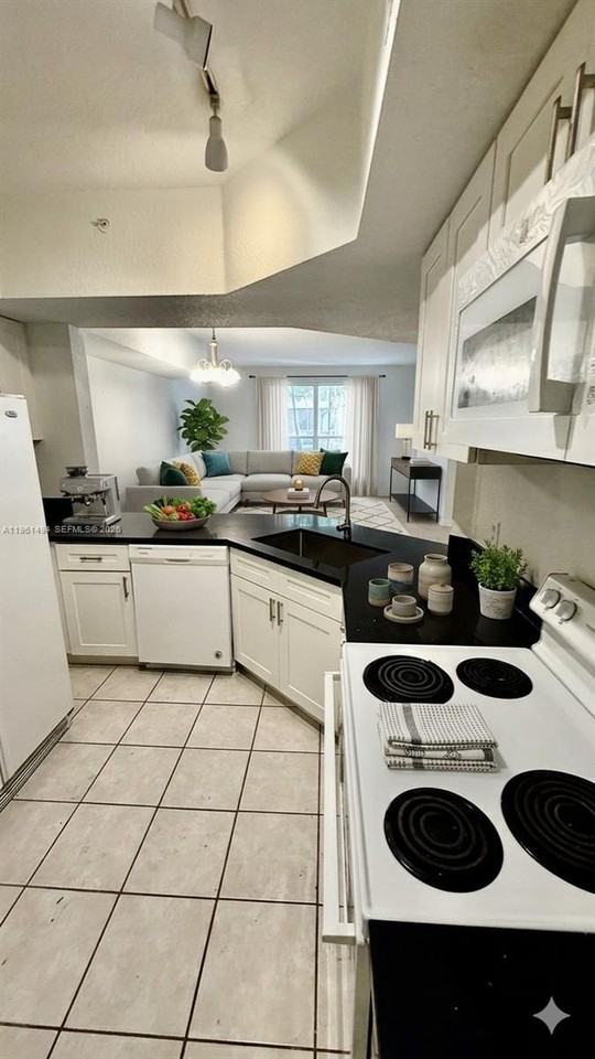 741 Sw 148th Ave #705 - Photo 5 of 14