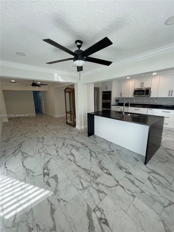 365 Nw 4th Ct - Photo 6 of 15