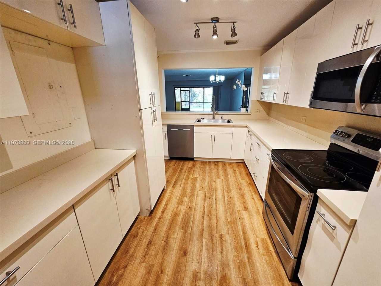 3950 Estepona Ave #6D6 - Photo 3 of 15