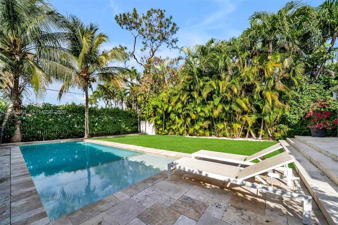 540 Sw 27th Rd #0 - Photo 3 of 50