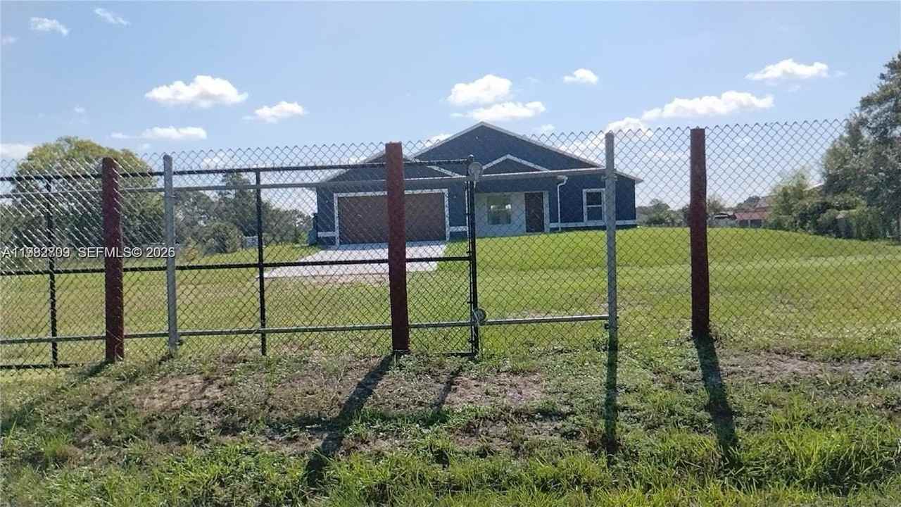 225 S Fronda St #0 - Photo 2 of 16