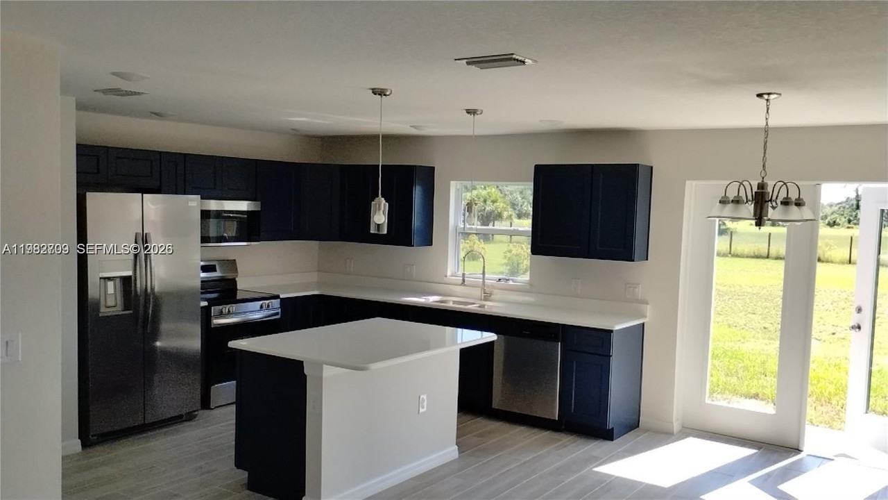 225 S Fronda St #0 - Photo 3 of 16