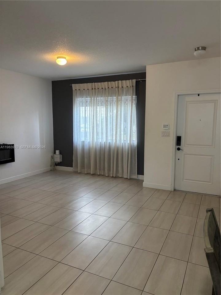 355 Nw 12th Ave #355 - Photo 5 of 47