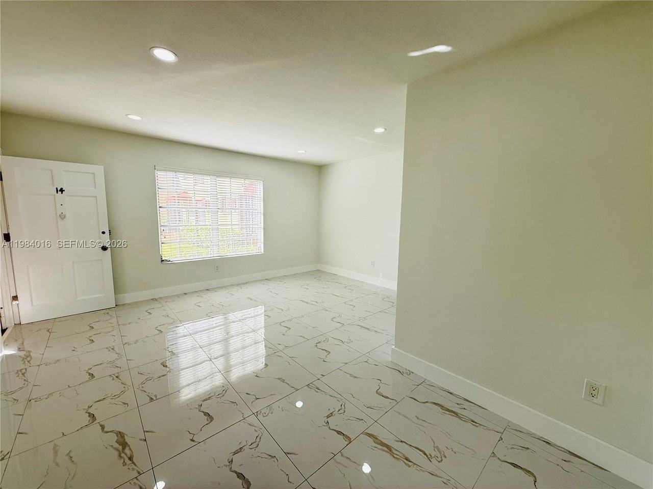 617 Sw 11th St #14E - Photo 2 of 16