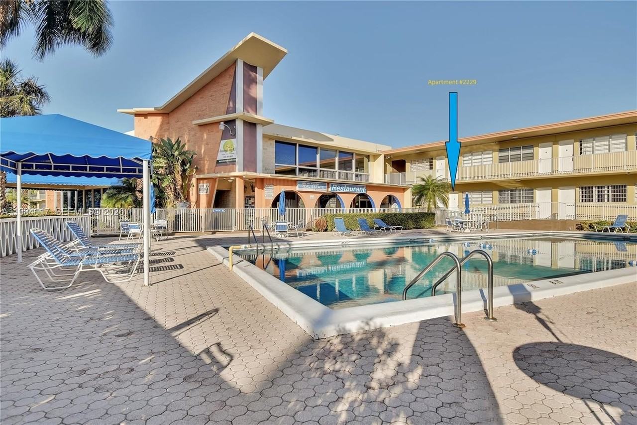 26 Diplomat Pkwy #2229