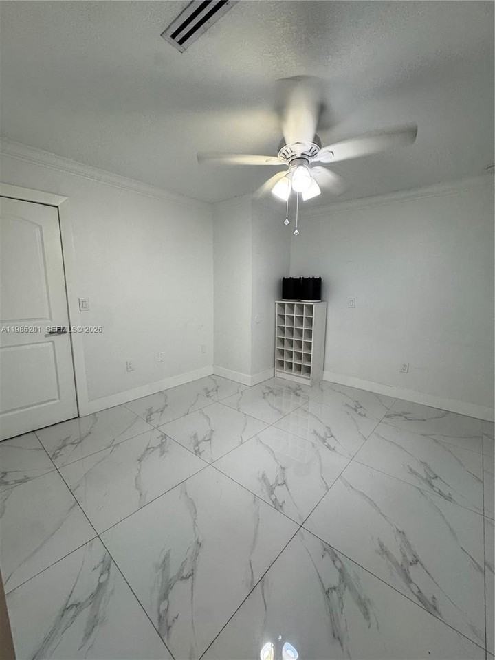 9633 Sw 11th Ter - Photo 3 of 4