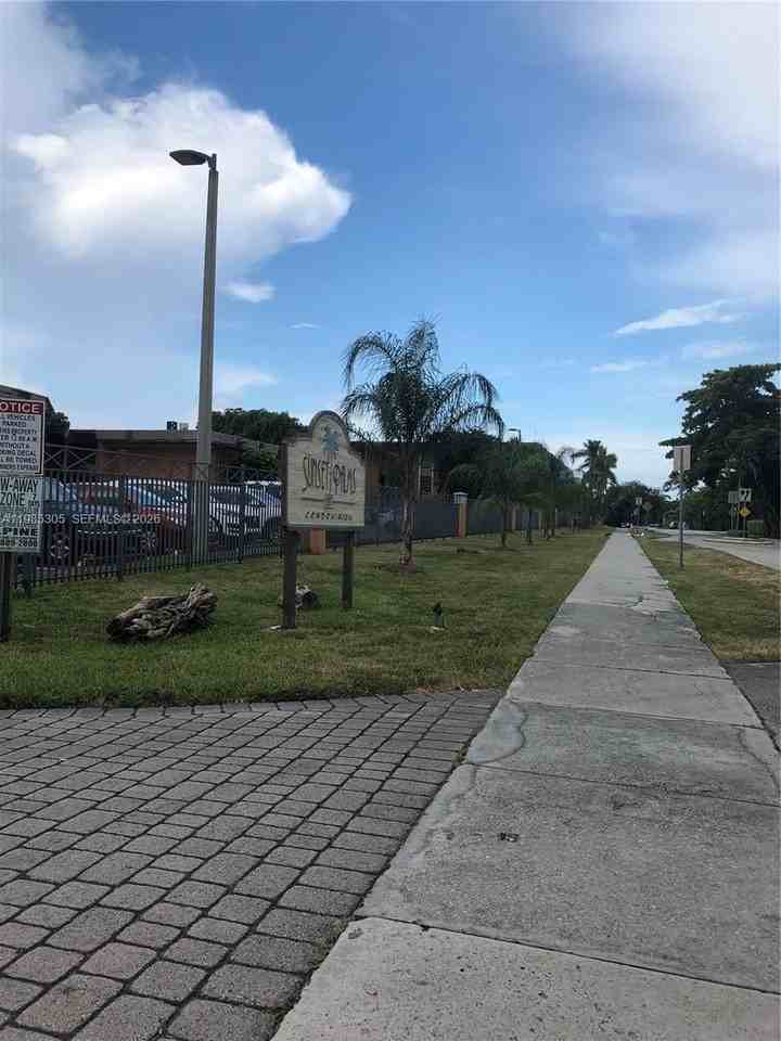 9467 Sw 76th St #Q3 - Photo 2 of 18