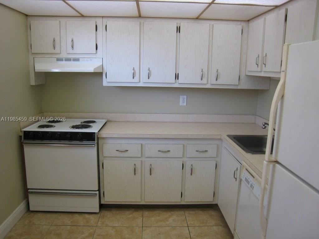 7800 Camino Real #H412 - Photo 5 of 22